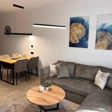 بيت للعطل Eve Santa Marina - Sea, Pools, Relax سوزوبول