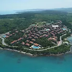 Eve Santa Marina - Sea, Pools, Relax Semesterbostad *