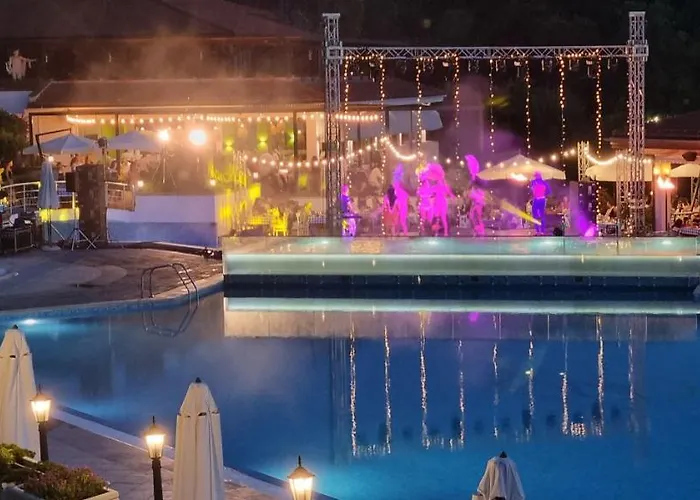 Eve Santa Marina - Sea, Pools, Relax *